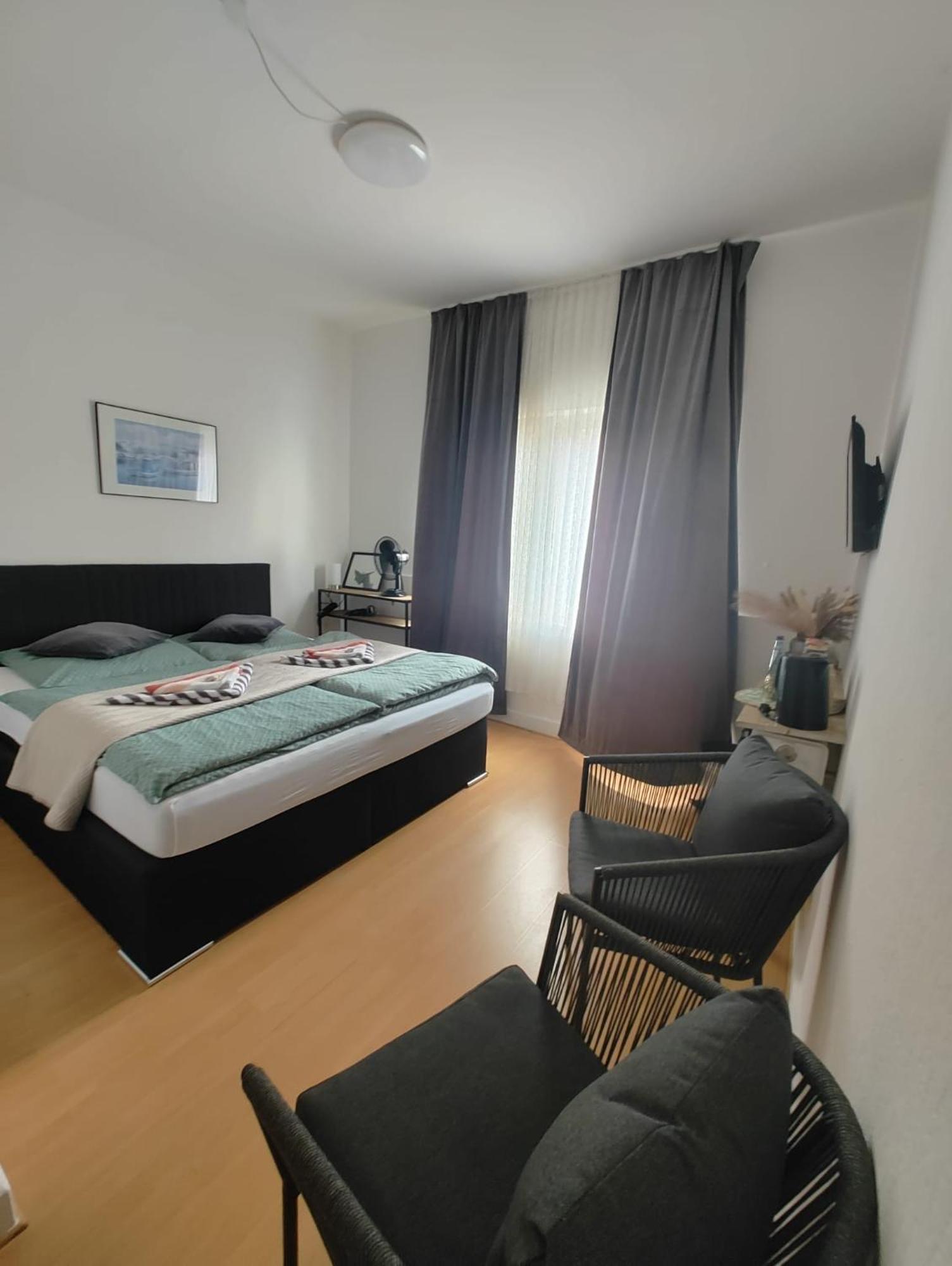Guesthouse - Weeze Rooms Екстериор снимка
